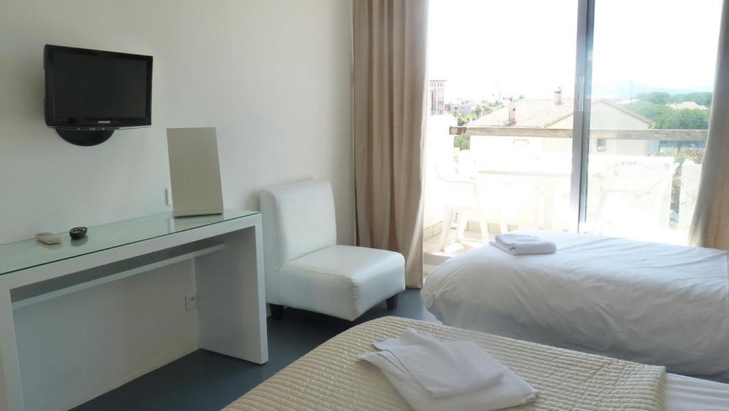 Hotel Sable Et Soleil - Port, Plage Et Jacuzzi Prive Fréjus Eksteriør billede