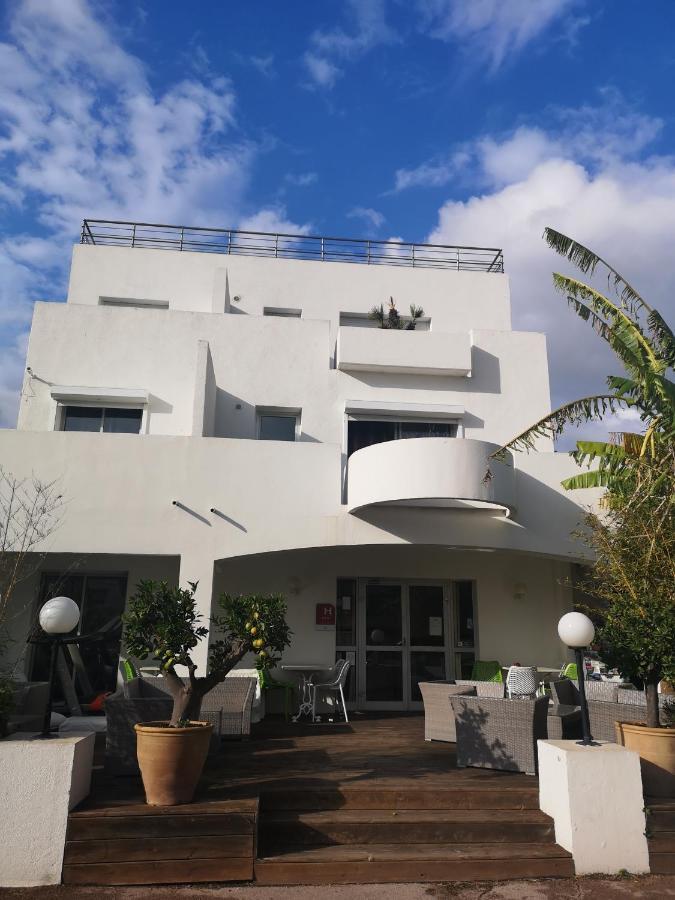 Hotel Sable Et Soleil - Port, Plage Et Jacuzzi Prive Fréjus Eksteriør billede