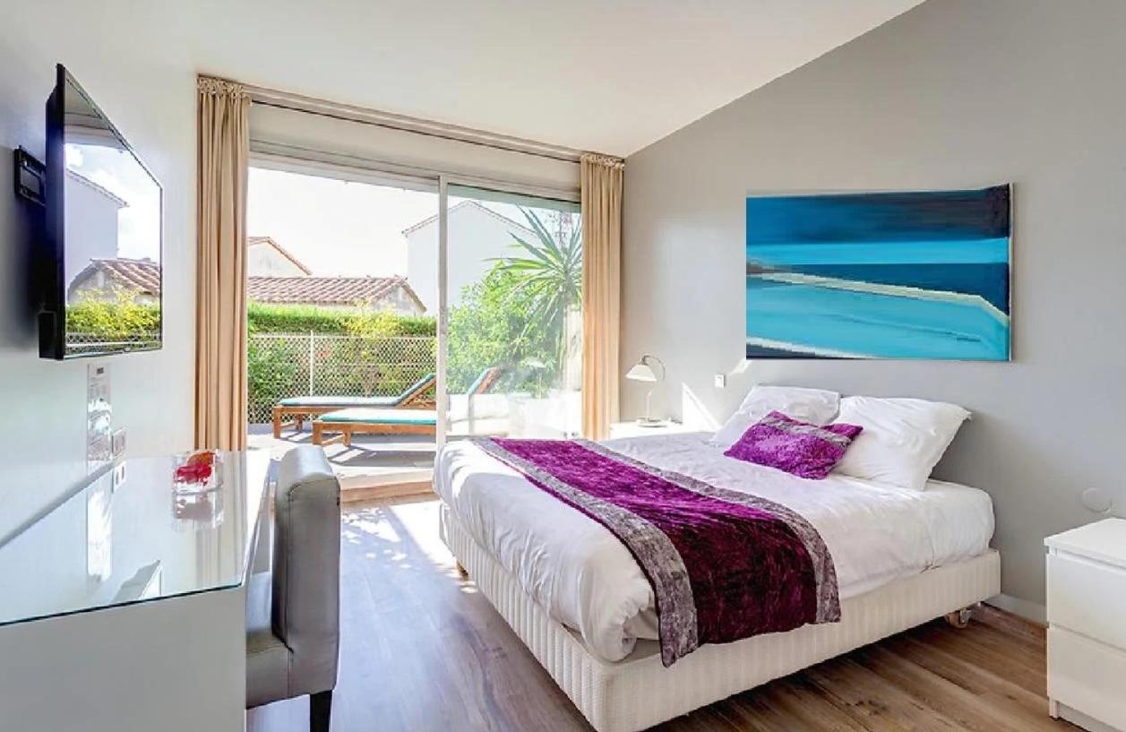 Hotel Sable Et Soleil - Port, Plage Et Jacuzzi Prive Fréjus Eksteriør billede