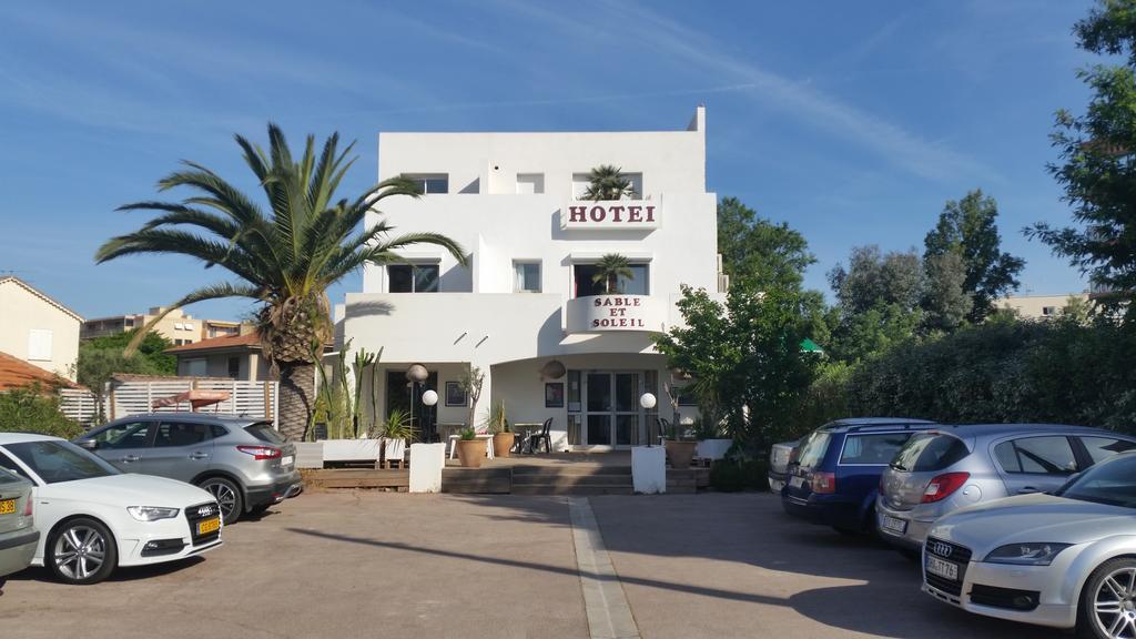 Hotel Sable Et Soleil - Port, Plage Et Jacuzzi Prive Fréjus Eksteriør billede