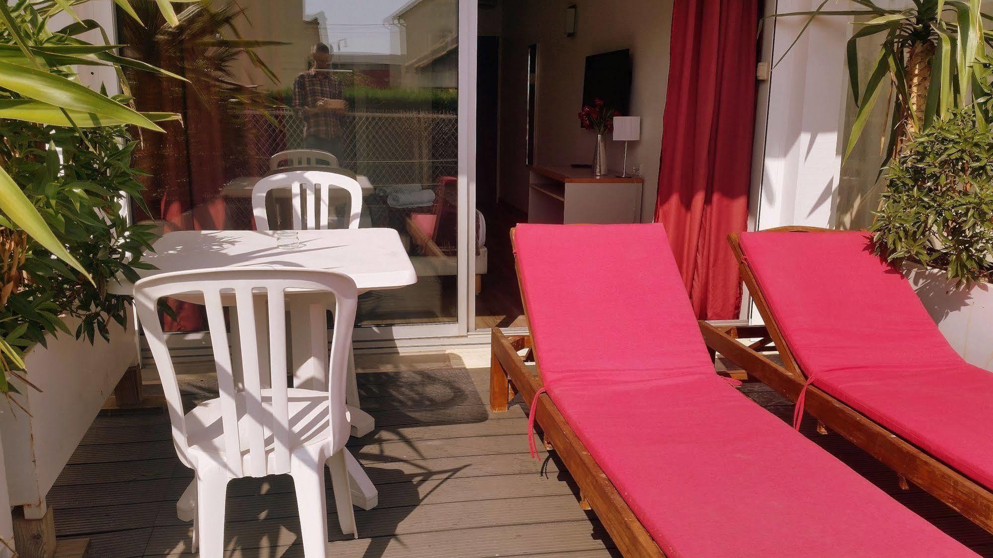 Hotel Sable Et Soleil - Port, Plage Et Jacuzzi Prive Fréjus Eksteriør billede